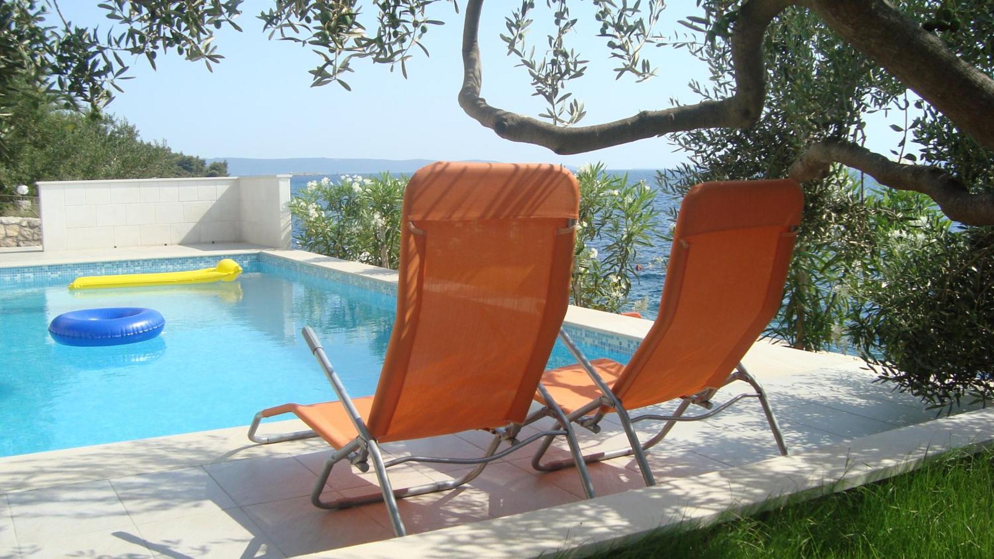 Apartments Niana With Heated Seawater Swimingpool Donji Okrug  Exterior photo