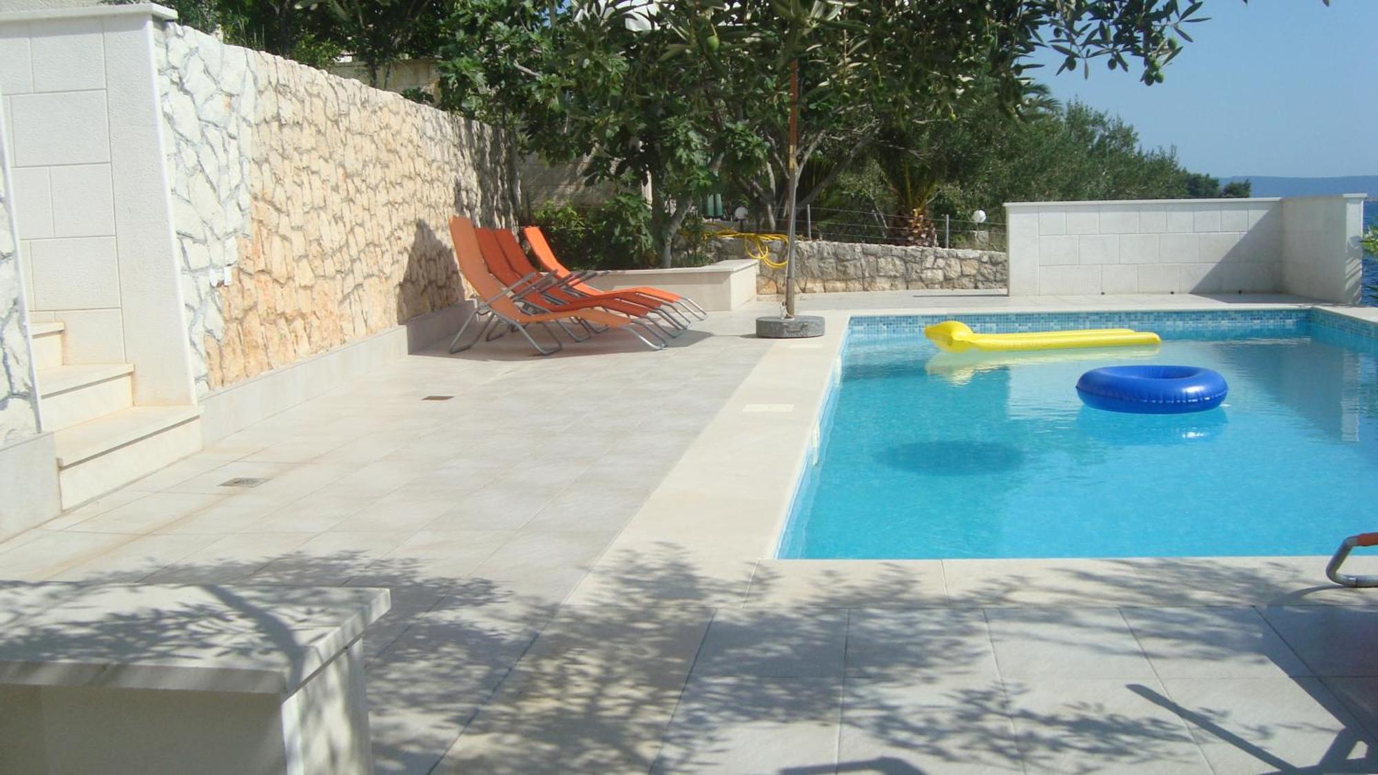 Apartments Niana With Heated Seawater Swimingpool Donji Okrug  Exterior photo
